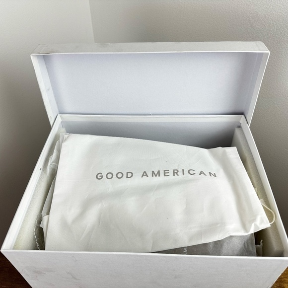 NIB- Good American Cream Sherpa Open Toe Heels Size 8.5 GA021F-X - Picture 6 of 6